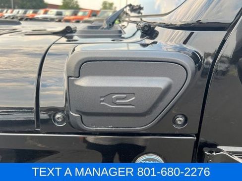 Used 2021 Jeep Wrangler Unlimited Rubicon 4xe w/ Cold Weather Group AWD/4WD image 15