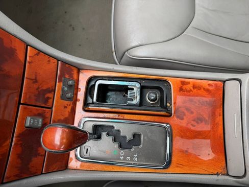 Used 2002 Lexus LS 430 RWD image 22
