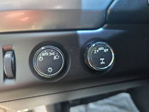Used 2019 Chevrolet Suburban LT AWD/4WD image 6
