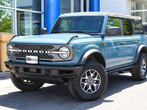 Used 2022 Ford Bronco Badlands AWD/4WD image 1