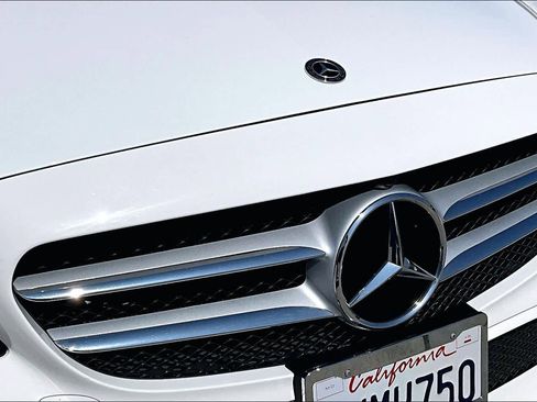 Used 2021 Mercedes-Benz C 300 Sedan image 29