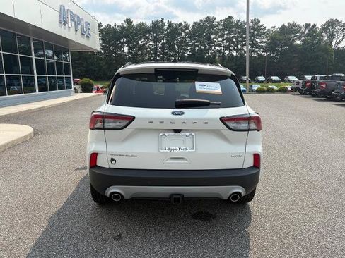 Certified 2022 Ford Escape Titanium w/ Class II Trailer Tow Package AWD/4WD image 4