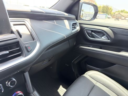 Used 2022 GMC Yukon SLT w/ SLT Premium Package AWD/4WD image 38
