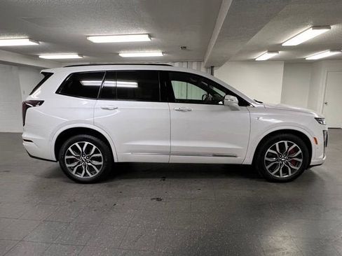 Certified 2023 Cadillac XT6 Sport w/ Platinum Package AWD/4WD image 6