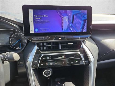 Used 2024 Toyota Venza Nightshade image 15