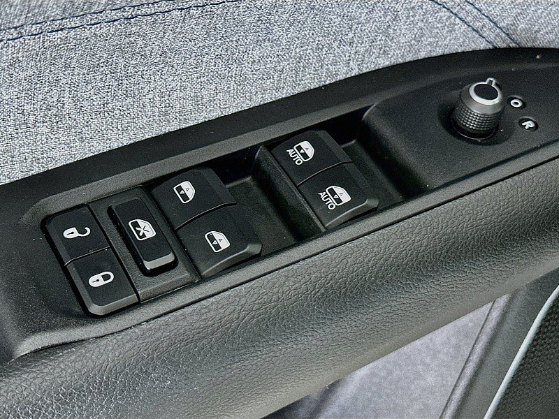 Used 2024 Jeep Compass Latitude AWD/4WD image 18