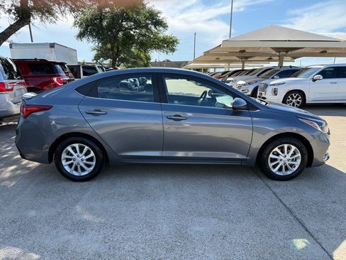 Used 2020 Hyundai Accent SEL FWD image 8