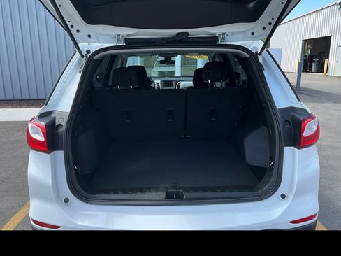 Used 2020 Chevrolet Equinox LS w/ LS Convenience Package FWD image 11