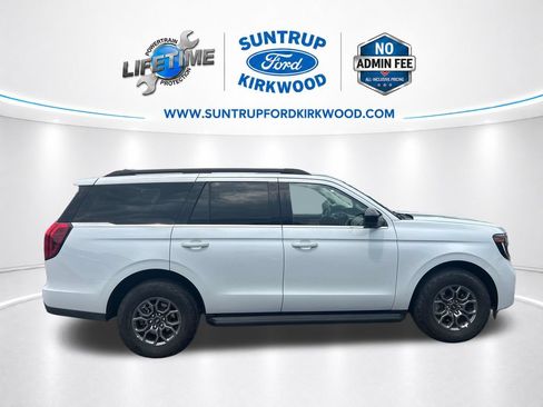 Used 2025 Ford Expedition Active AWD/4WD image 8
