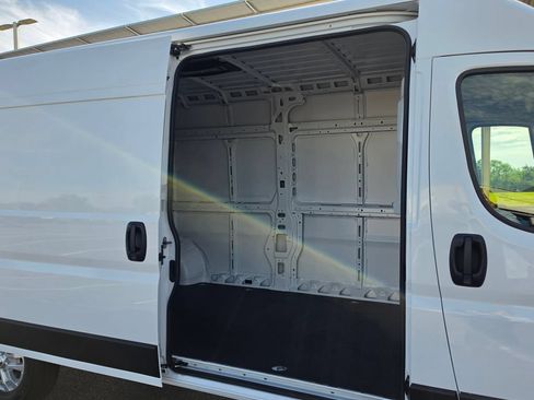 New 2026 RAM ProMaster 2500 w/ Quick Order Package 22G SLT FWD image 30