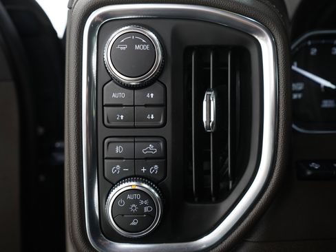Used 2021 GMC Sierra 1500 Denali w/ Denali Ultimate Package AWD/4WD image 27