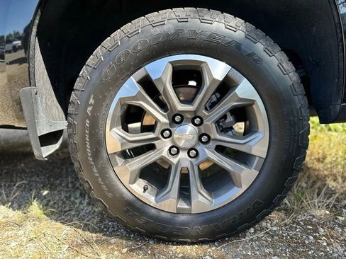 Used 2024 Chevrolet Silverado 1500 High Country w/ Technology Package image 6