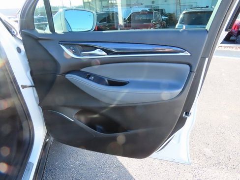 Used 2020 Buick Enclave Essence w/ Sport Touring Edition image 8