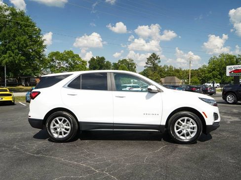Used 2024 Chevrolet Equinox LT w/ Driver Convenience Package AWD/4WD image 2