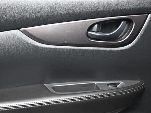 Used 2021 Nissan Rogue Sport S image 10