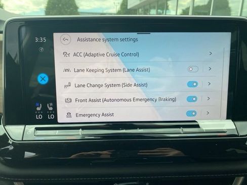 New 2026 Volkswagen Atlas SE image 5