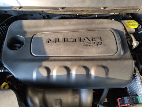 Used 2020 Jeep Cherokee Latitude FWD image 30