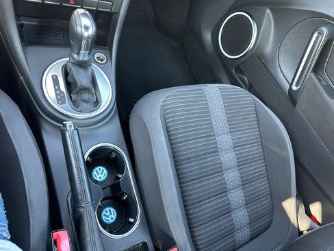 Used 2012 Volkswagen Beetle Turbo FWD image 20