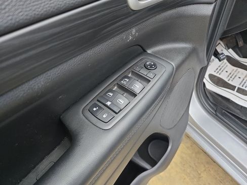 Certified 2021 Jeep Grand Cherokee Laredo X image 13