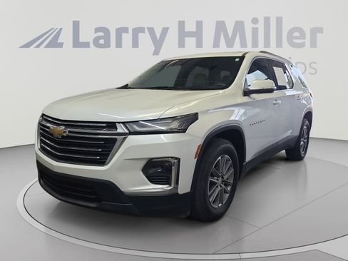 Used 2023 Chevrolet Traverse LT w/ Rear Camera Mirror Package AWD/4WD image 1