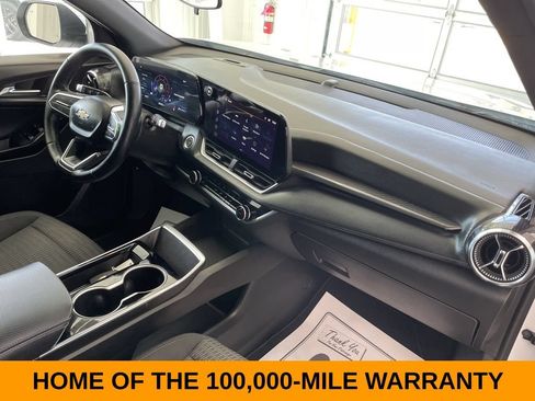 Used 2025 Chevrolet Equinox LT AWD/4WD image 23