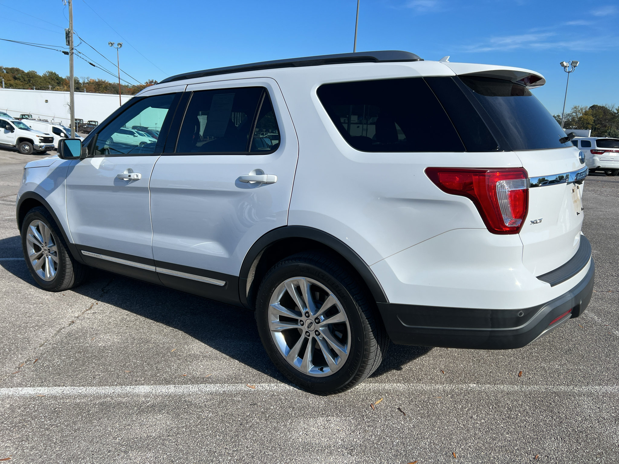 Used 2019 Ford Explorer XLT w/ Equipment Group 202A AWD/4WD image 5