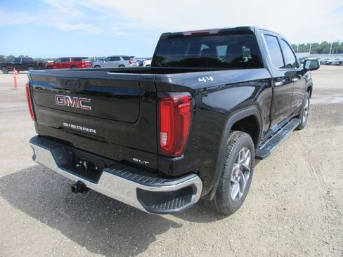 New 2026 GMC Sierra 1500 SLT w/ SLT Premium Package AWD/4WD image 5