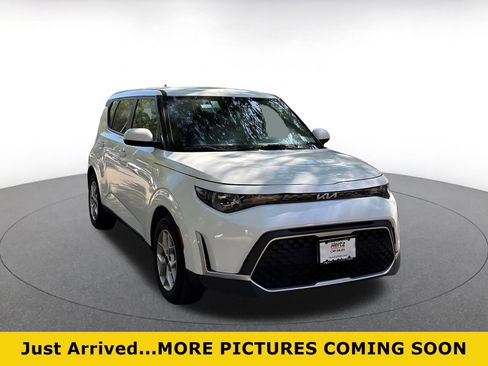 Used 2025 Kia Soul LX w/ LX Technology Package image 1