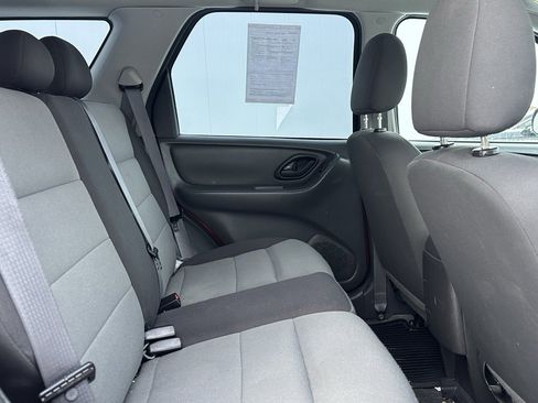Used 2007 Ford Escape XLS image 17