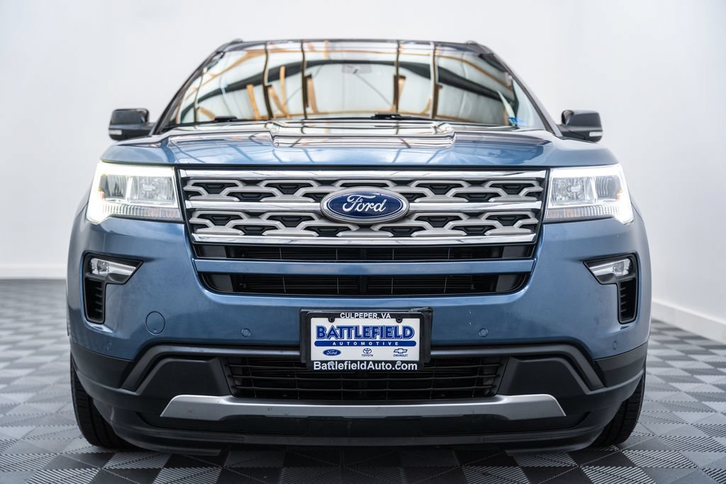 Used 2018 Ford Explorer XLT w/ Equipment Group 202A AWD/4WD image 2
