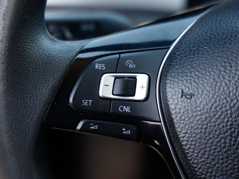 Used 2017 Volkswagen Passat 1.8T S image 24