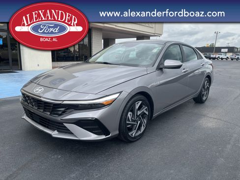 Used 2024 Hyundai Elantra SEL w/ Convenience Package FWD image 1