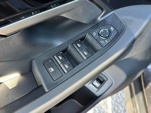 Certified 2025 BMW 530i xDrive w/ Premium Package AWD/4WD image 17