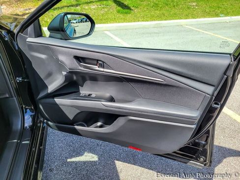 Used 2025 Toyota Camry LE w/ Convenience Package FWD image 31