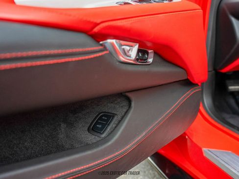 Used 2021 Chevrolet Corvette Stingray Premium Conv w/ Z51 Performance Package image 28