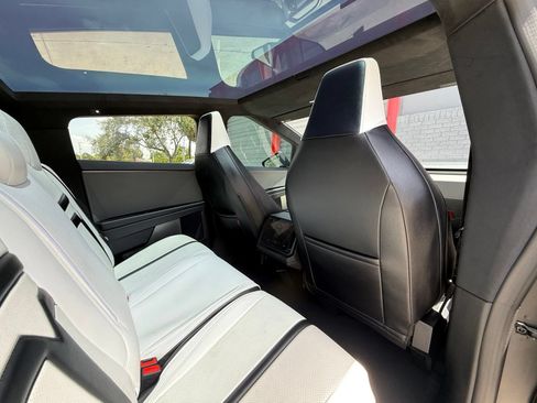 Used 2024 Tesla Cybertruck AWD Crew Cab image 29
