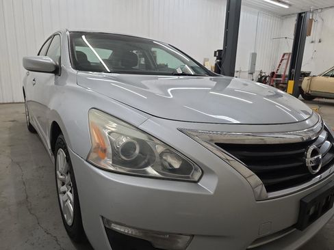 Used 2015 Nissan Altima 2.5 S w/ Power Driver Seat Package image 18