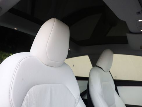 Used 2024 Tesla Model 3 Standard Range RWD image 30