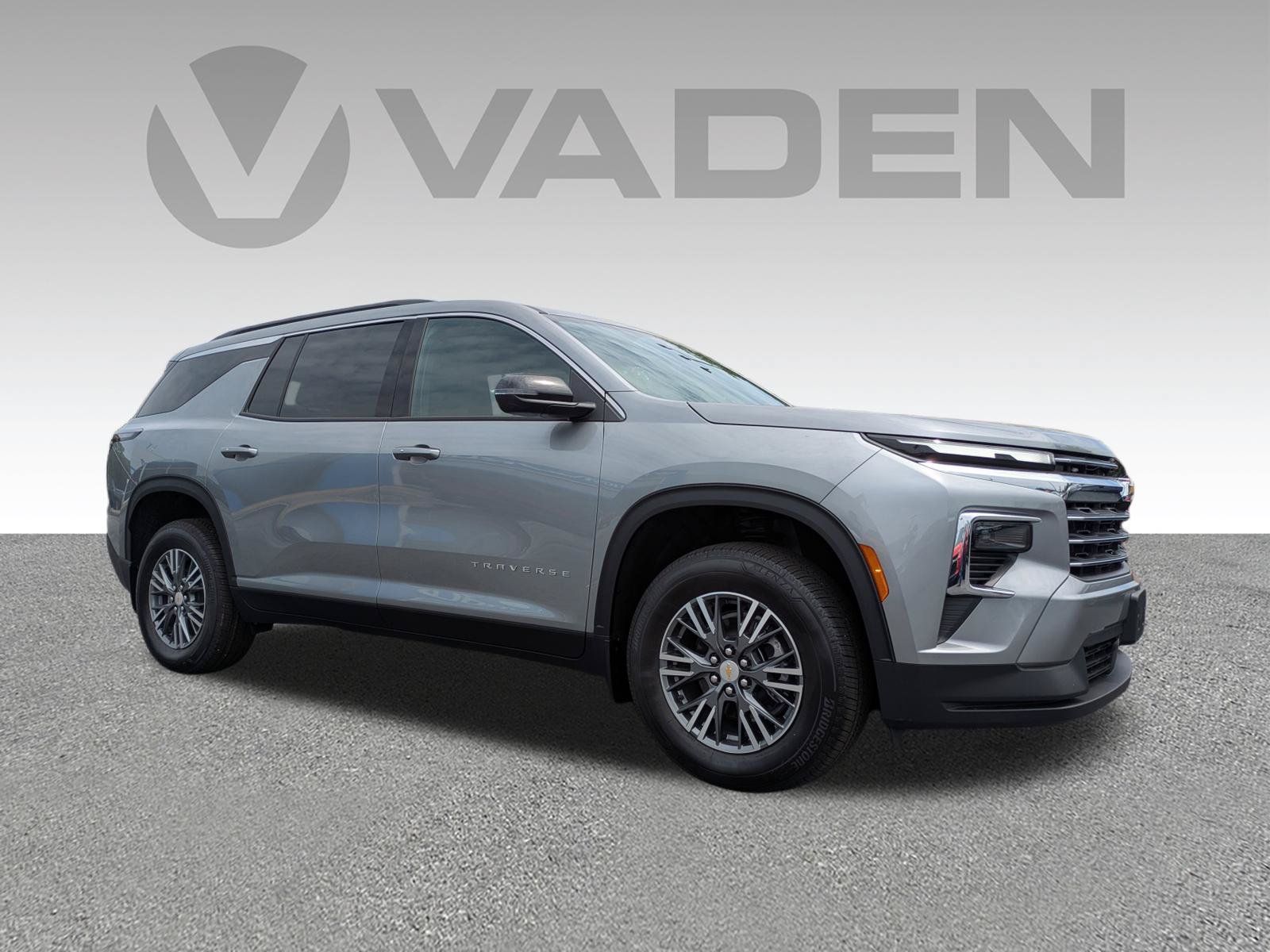 New 2026 Chevrolet Traverse LT FWD image 3