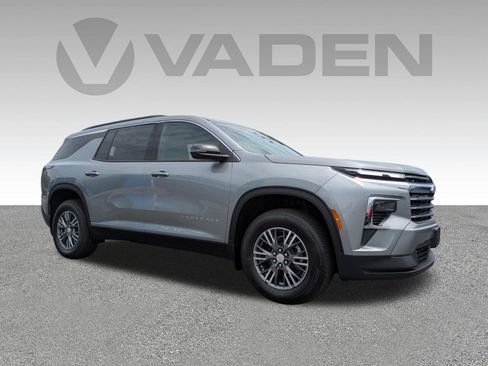 New 2026 Chevrolet Traverse LT FWD image 3