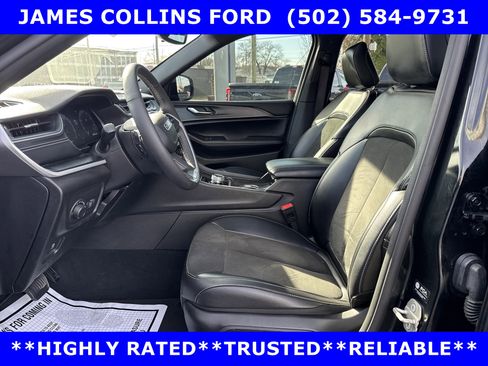 Used 2024 Jeep Grand Cherokee Altitude AWD/4WD image 9