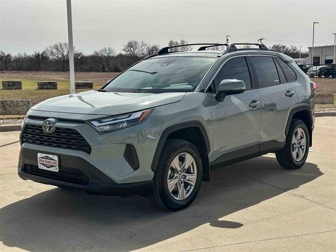 Used 2023 Toyota RAV4 XLE image 7