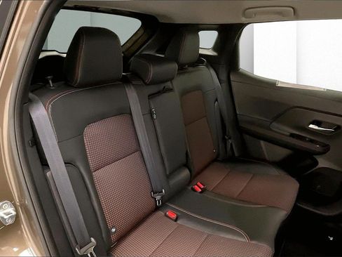 Certified 2025 Nissan Kicks SR image 18