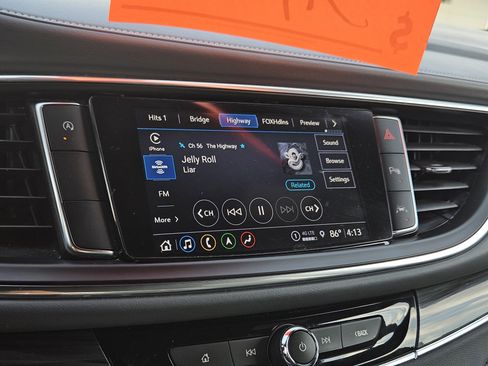 Used 2024 Buick Enclave Premium image 18