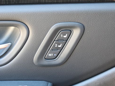 Used 2025 Honda Pilot Black Edition image 13