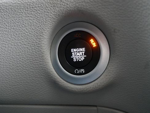 Used 2023 Chrysler Pacifica Limited image 26