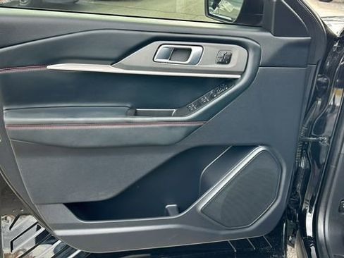Certified 2025 Ford Explorer ST image 18