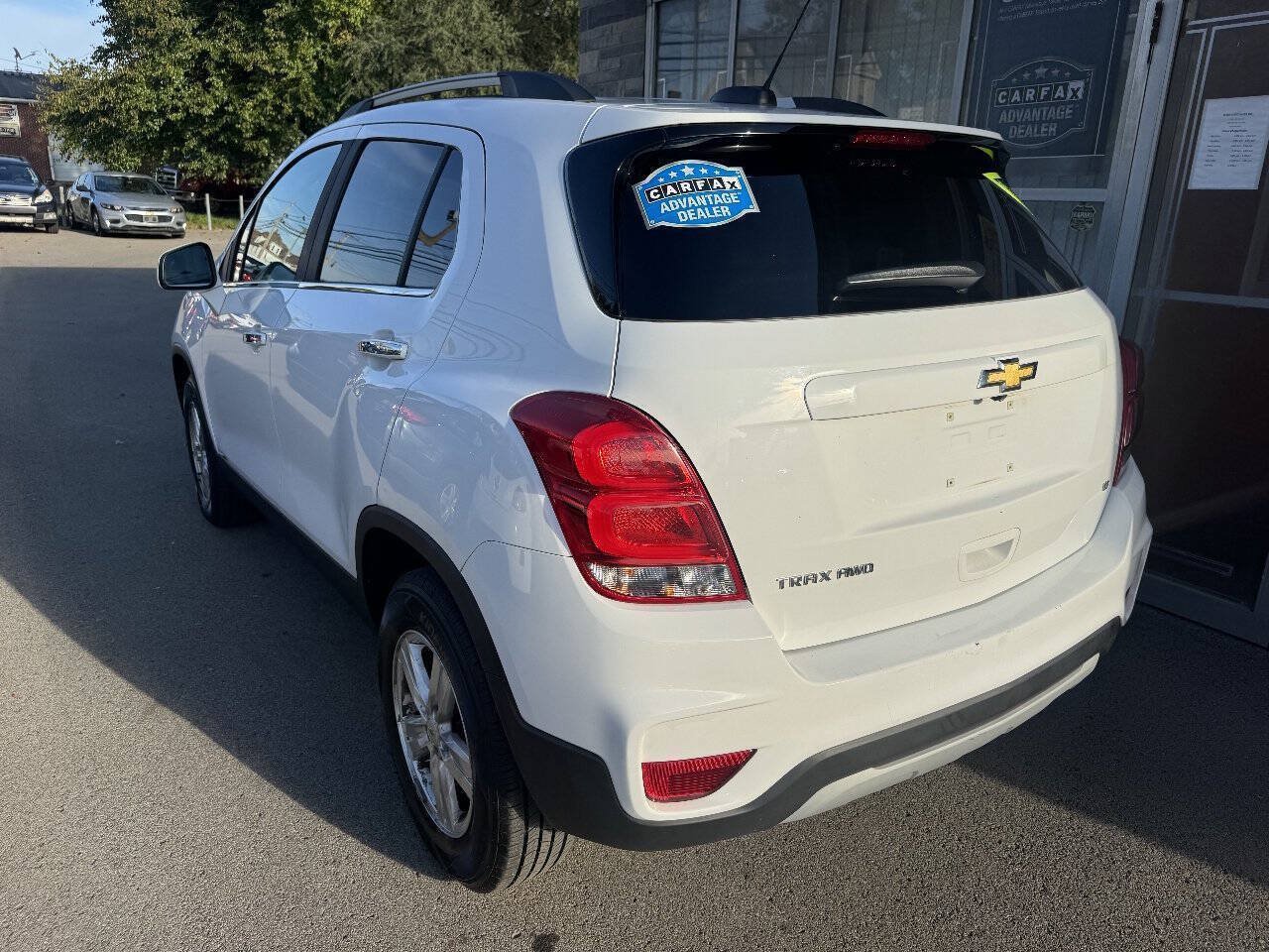Used 2017 Chevrolet Trax LT w/ LT Convenience Package AWD/4WD image 3