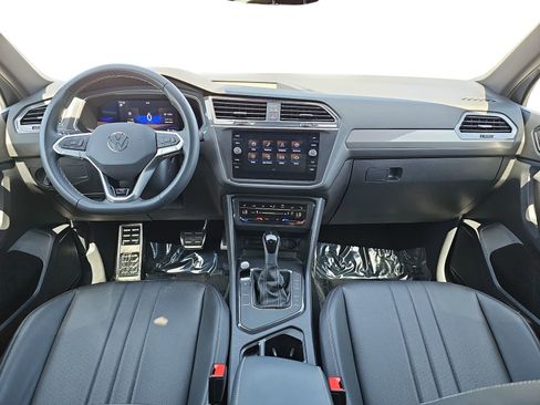 Certified 2023 Volkswagen Tiguan SE R-Line FWD image 9