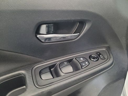 Used 2021 Nissan Versa SV FWD image 27